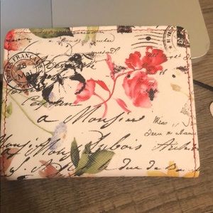Brand new floral mini wallet 🌺🌺